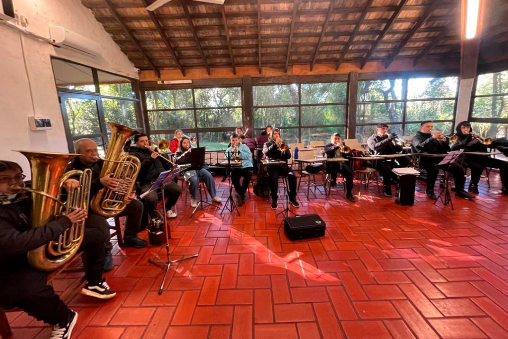 120 músicos en concierto como corolario del Campamento Musical Jesuítico Guaraní 9 120 músicos en concierto como corolario del Campamento Musical Jesuítico Guaraní imagen-8