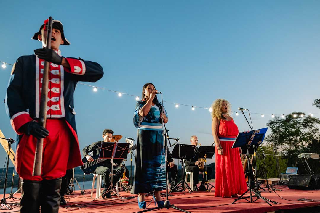 Arte y fuego en honor a los héroes de Mbororé imagen-9