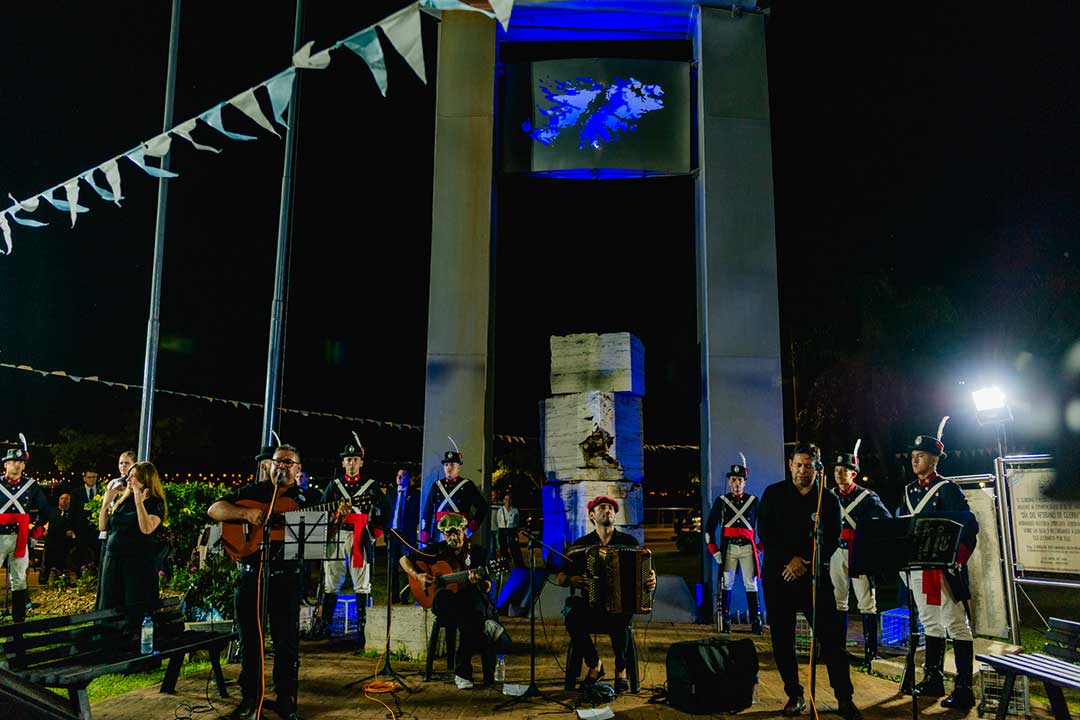 44 años, trece mil historias, una realidad. 14 44 años, trece mil historias, una realidad. imagen-13