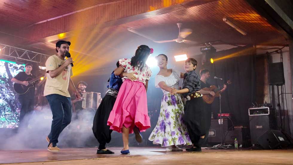 Poesía, música y danza que representa el Sentir Misionero imagen-7